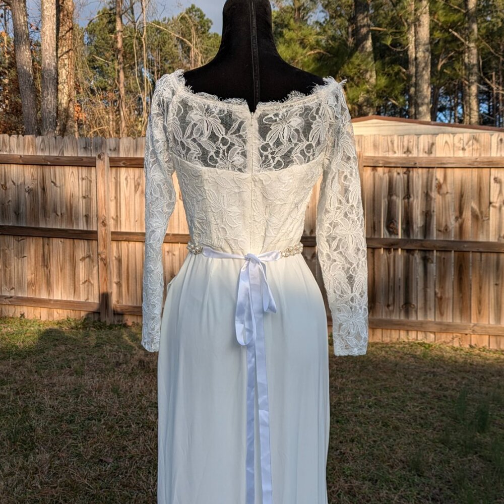 David's Bridal Wedding Gown Size 8 with Sash - Picture 12 of 14